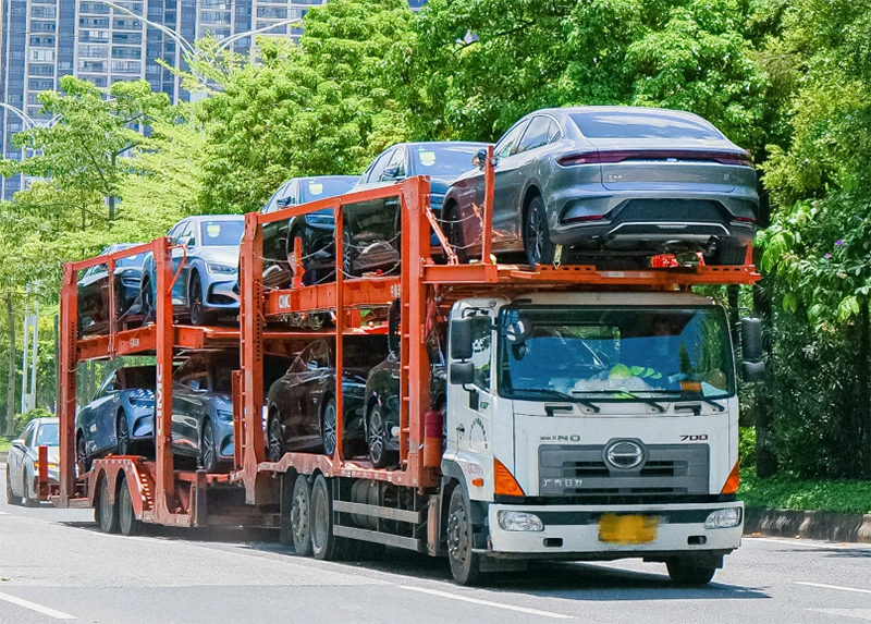 临近春节    很多小主打算把车，托运回家过年，我们后台也收到了很多询价的私信。    其中大多数小主都是第一次运车。给小主们总结了5条运车忠告，拒绝踩坑当"大冤种"!